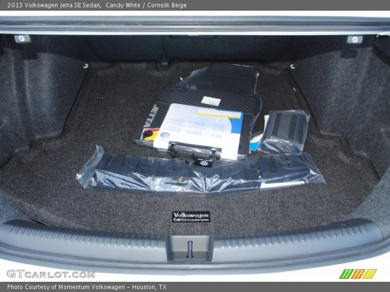 Candy White / Cornsilk Beige 2013 Volkswagen Jetta SE Sedan