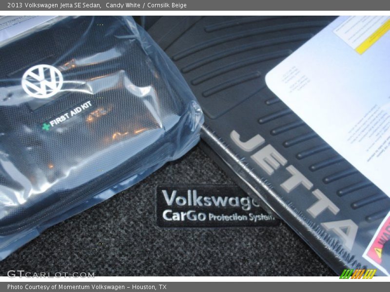 Candy White / Cornsilk Beige 2013 Volkswagen Jetta SE Sedan