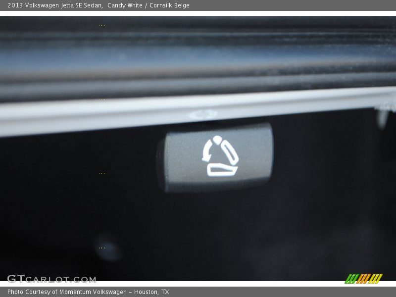 Candy White / Cornsilk Beige 2013 Volkswagen Jetta SE Sedan