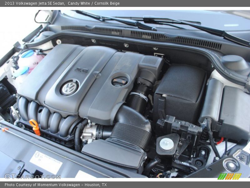 Candy White / Cornsilk Beige 2013 Volkswagen Jetta SE Sedan