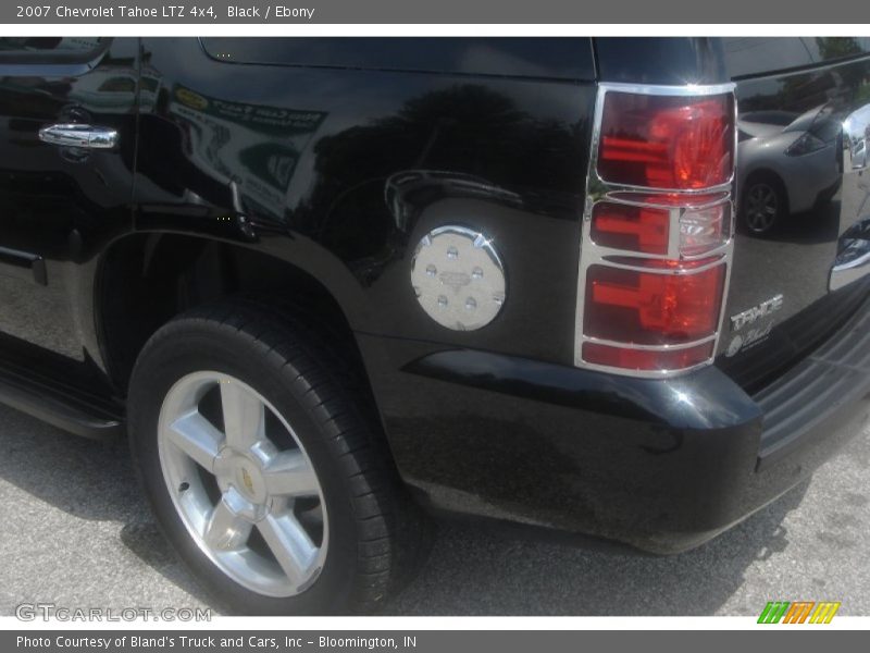Black / Ebony 2007 Chevrolet Tahoe LTZ 4x4