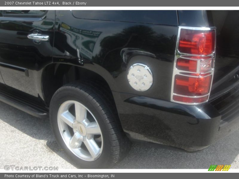 Black / Ebony 2007 Chevrolet Tahoe LTZ 4x4