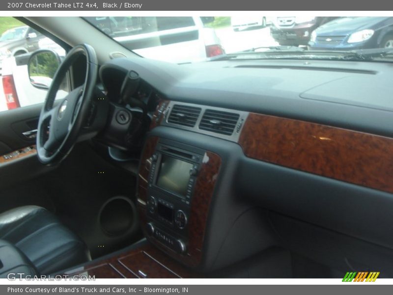 Black / Ebony 2007 Chevrolet Tahoe LTZ 4x4