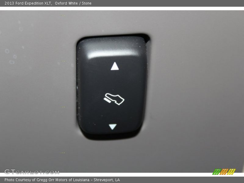 Oxford White / Stone 2013 Ford Expedition XLT