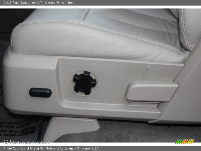 Oxford White / Stone 2013 Ford Expedition XLT