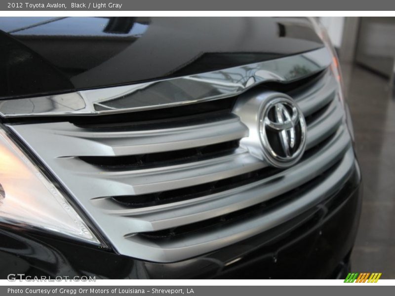 Black / Light Gray 2012 Toyota Avalon