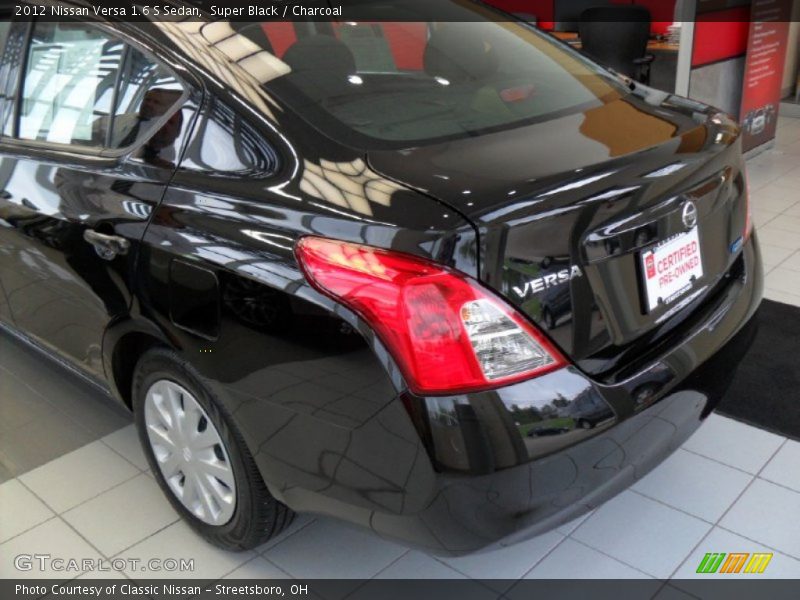 Super Black / Charcoal 2012 Nissan Versa 1.6 S Sedan