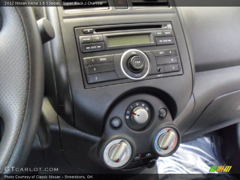 Super Black / Charcoal 2012 Nissan Versa 1.6 S Sedan