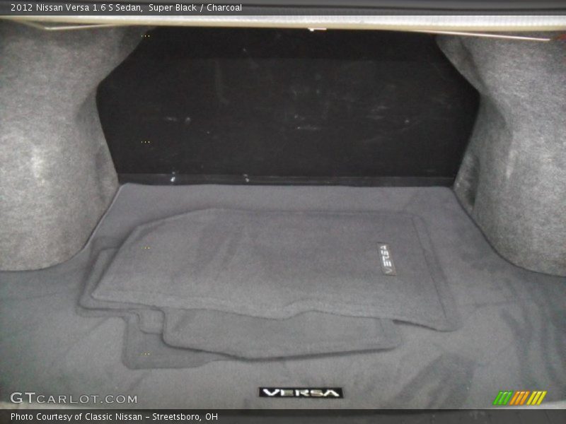 Super Black / Charcoal 2012 Nissan Versa 1.6 S Sedan