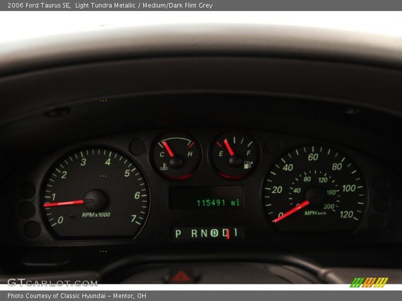 Light Tundra Metallic / Medium/Dark Flint Grey 2006 Ford Taurus SE