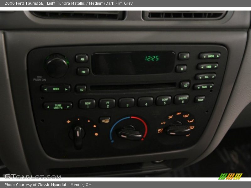 Light Tundra Metallic / Medium/Dark Flint Grey 2006 Ford Taurus SE