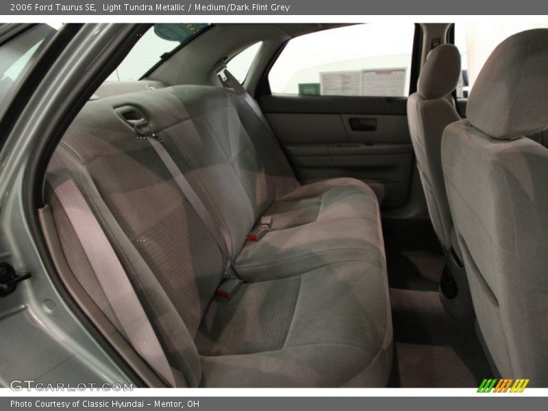 Light Tundra Metallic / Medium/Dark Flint Grey 2006 Ford Taurus SE