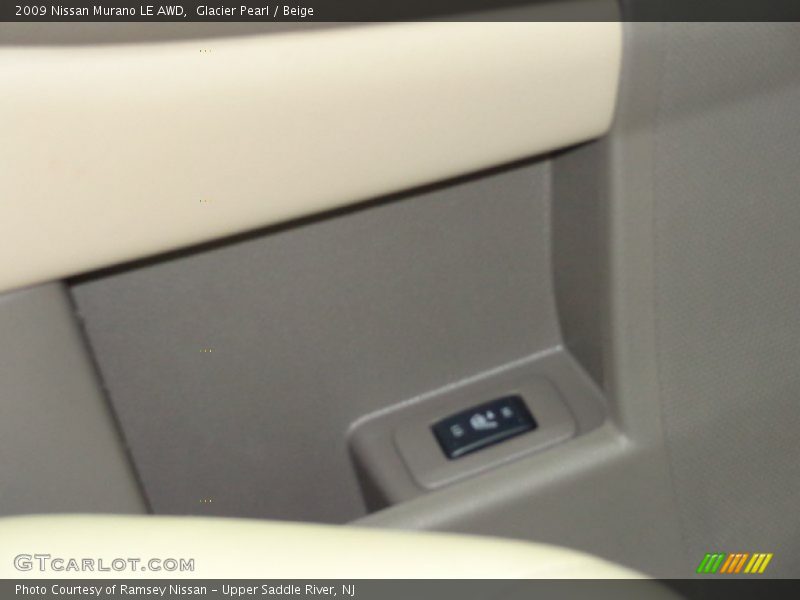 Glacier Pearl / Beige 2009 Nissan Murano LE AWD
