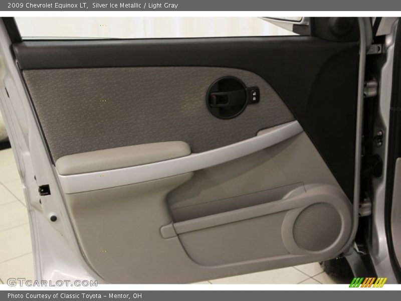 Silver Ice Metallic / Light Gray 2009 Chevrolet Equinox LT