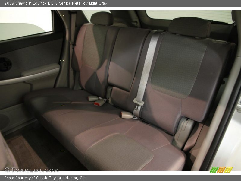 Silver Ice Metallic / Light Gray 2009 Chevrolet Equinox LT