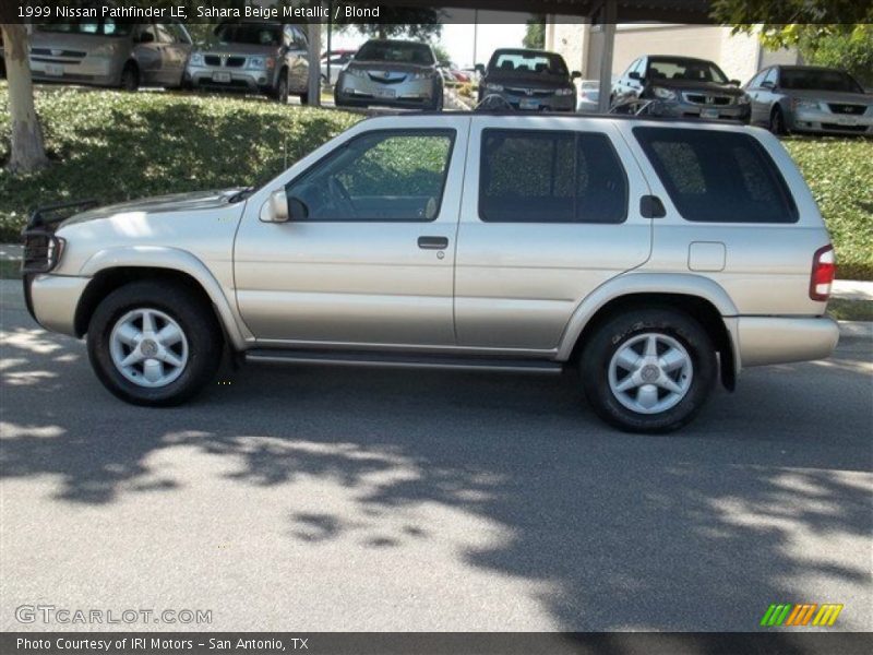 Sahara Beige Metallic / Blond 1999 Nissan Pathfinder LE