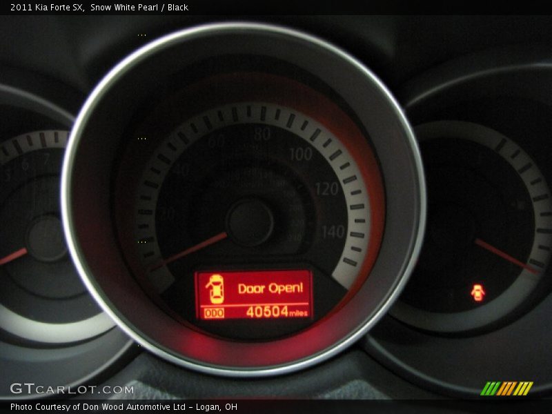 Snow White Pearl / Black 2011 Kia Forte SX