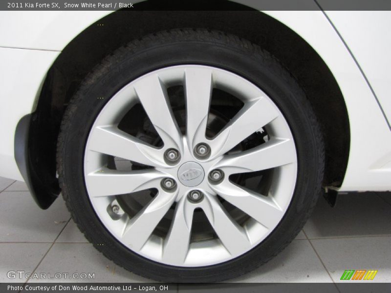 Snow White Pearl / Black 2011 Kia Forte SX