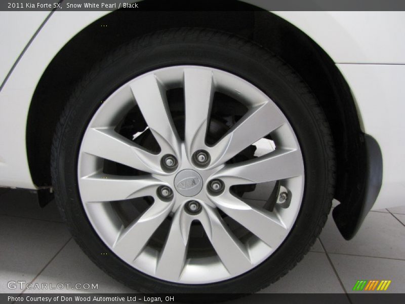 Snow White Pearl / Black 2011 Kia Forte SX