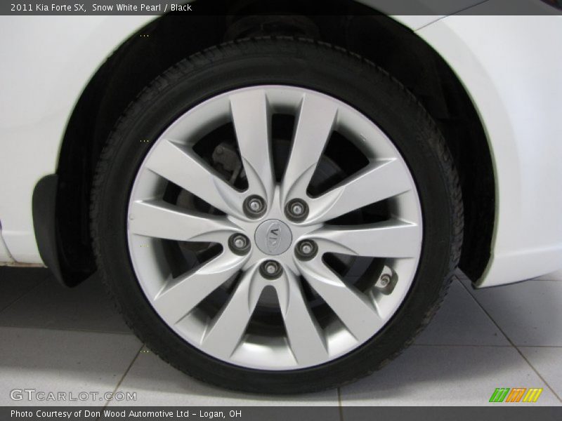 Snow White Pearl / Black 2011 Kia Forte SX