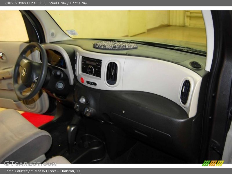 Steel Gray / Light Gray 2009 Nissan Cube 1.8 S