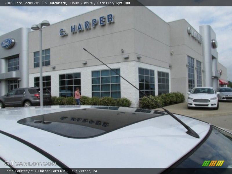 Cloud 9 White / Dark Flint/Light Flint 2005 Ford Focus ZX5 SES Hatchback