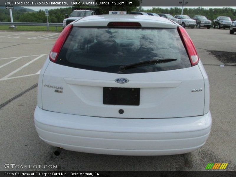 Cloud 9 White / Dark Flint/Light Flint 2005 Ford Focus ZX5 SES Hatchback