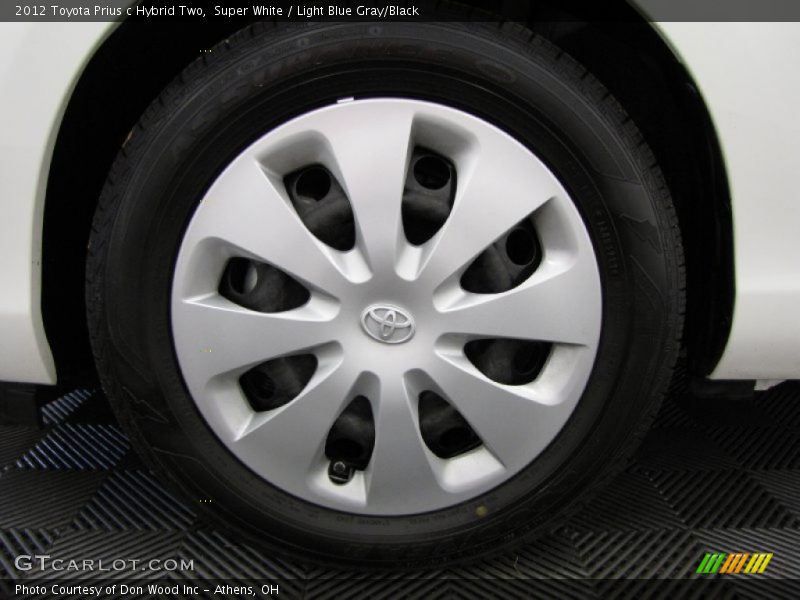 Super White / Light Blue Gray/Black 2012 Toyota Prius c Hybrid Two