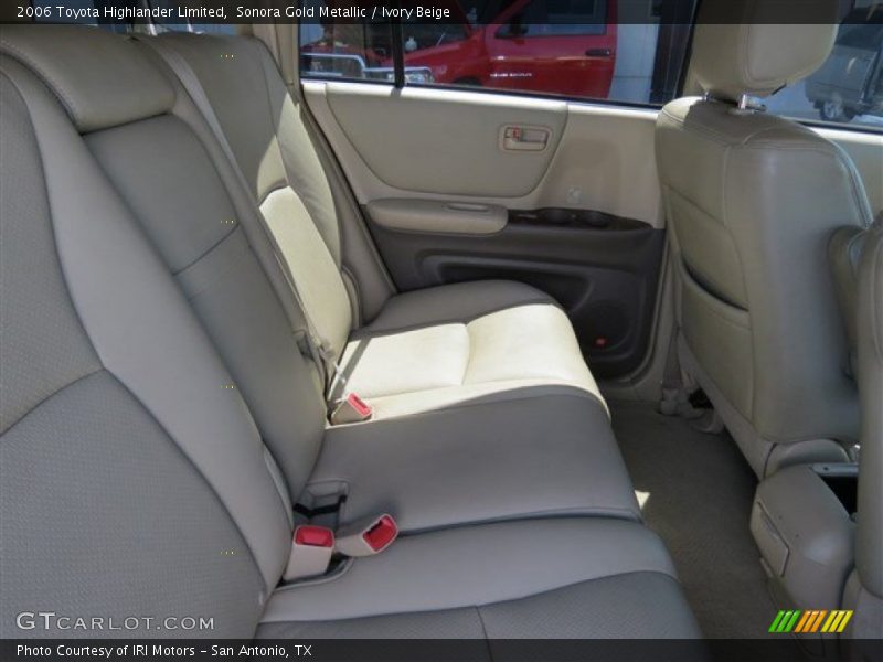 Sonora Gold Metallic / Ivory Beige 2006 Toyota Highlander Limited