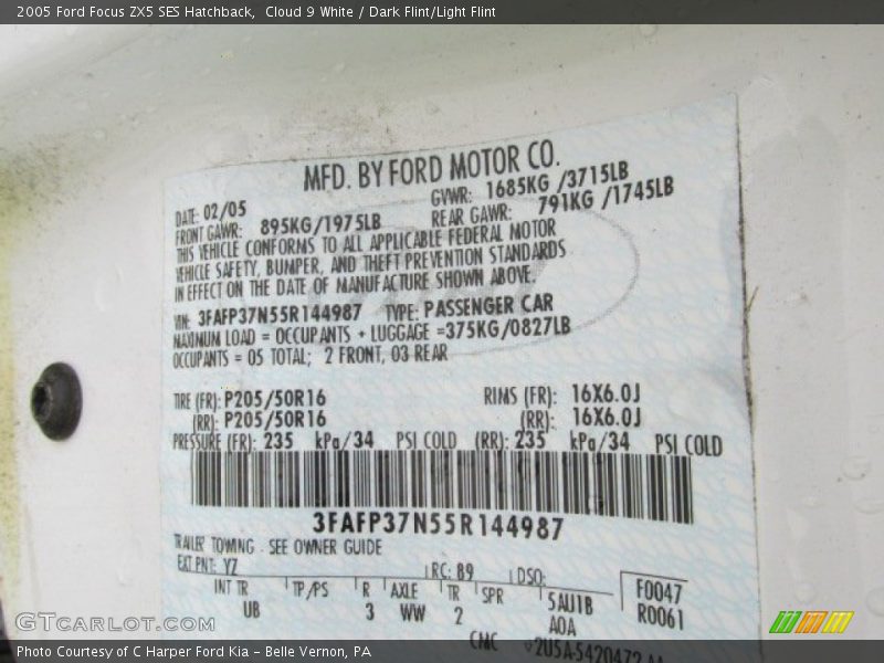 Cloud 9 White / Dark Flint/Light Flint 2005 Ford Focus ZX5 SES Hatchback