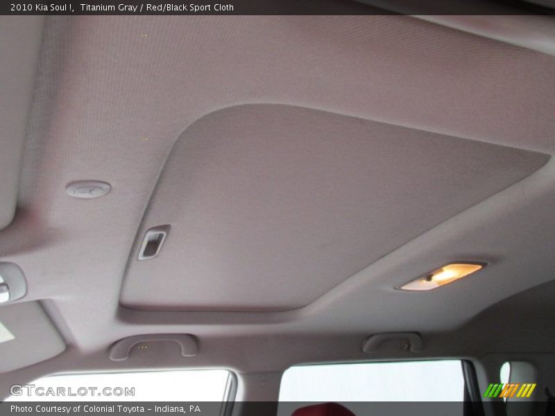 Titanium Gray / Red/Black Sport Cloth 2010 Kia Soul !