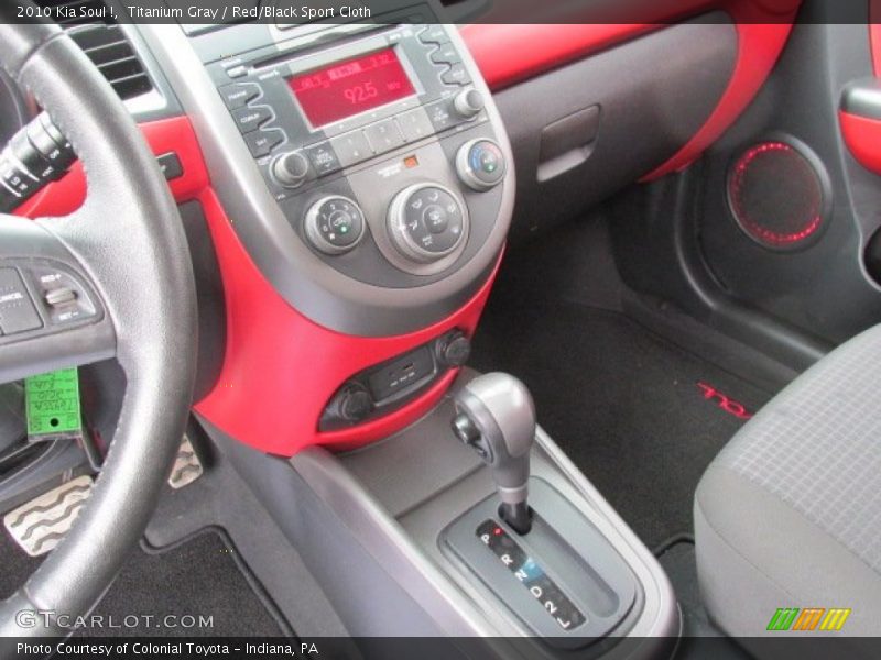 Titanium Gray / Red/Black Sport Cloth 2010 Kia Soul !