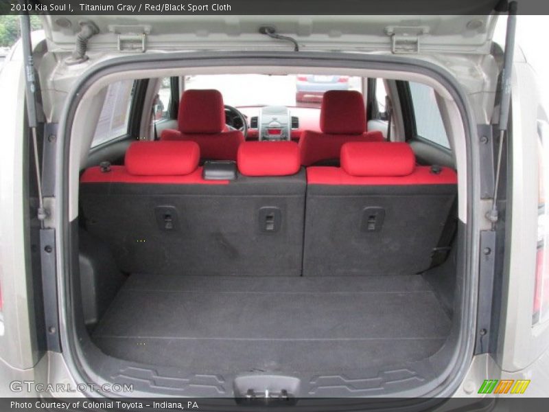 Titanium Gray / Red/Black Sport Cloth 2010 Kia Soul !