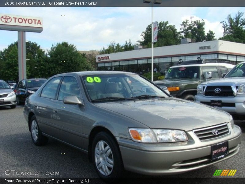 Graphite Gray Pearl / Gray 2000 Toyota Camry LE