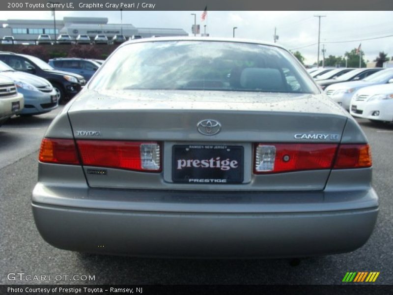 Graphite Gray Pearl / Gray 2000 Toyota Camry LE