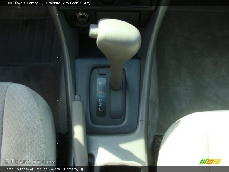 Graphite Gray Pearl / Gray 2000 Toyota Camry LE