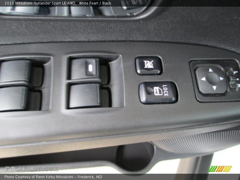 White Pearl / Black 2013 Mitsubishi Outlander Sport LE AWD