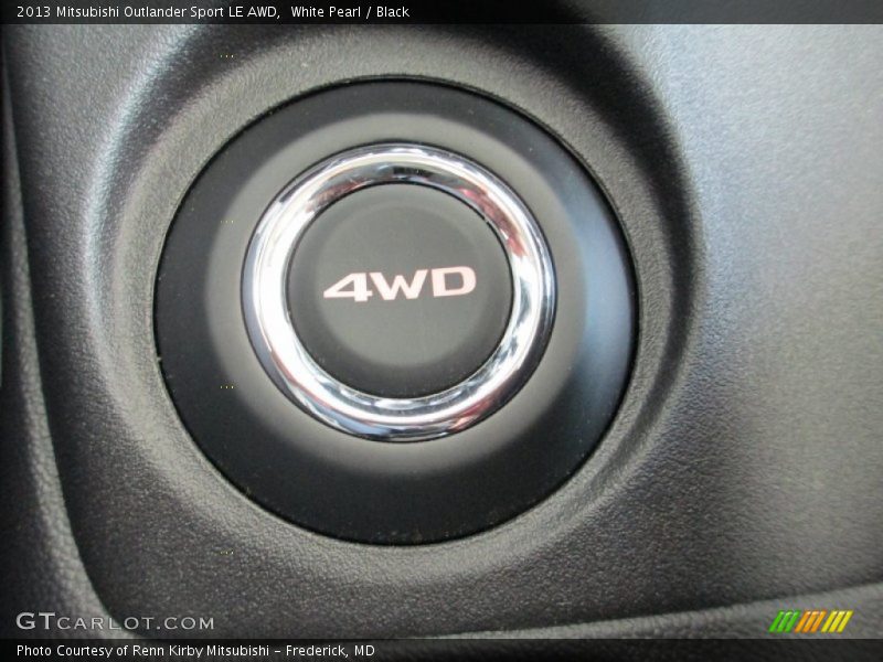 White Pearl / Black 2013 Mitsubishi Outlander Sport LE AWD