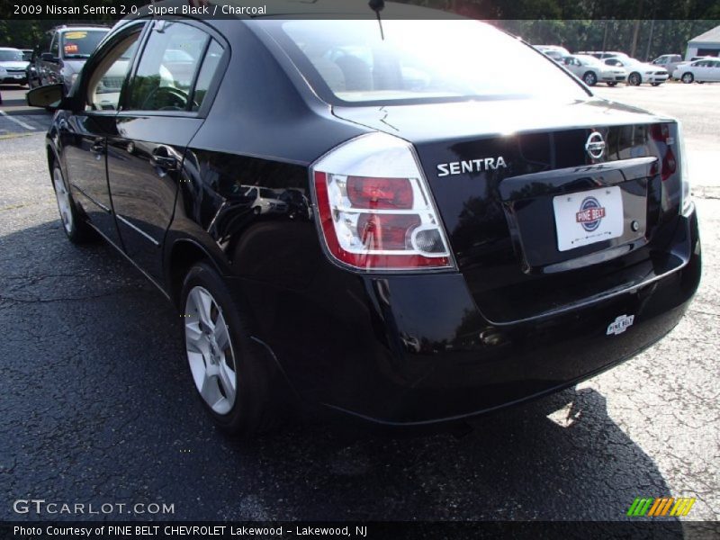 Super Black / Charcoal 2009 Nissan Sentra 2.0