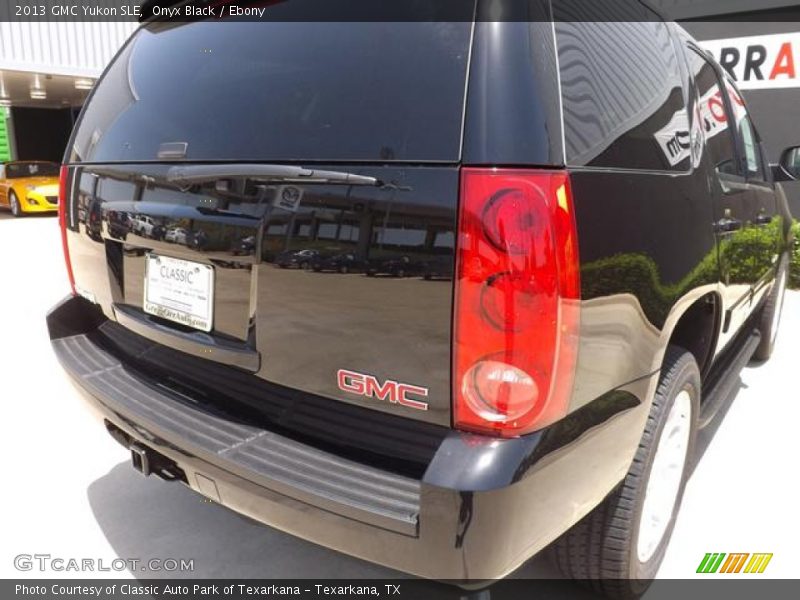 Onyx Black / Ebony 2013 GMC Yukon SLE