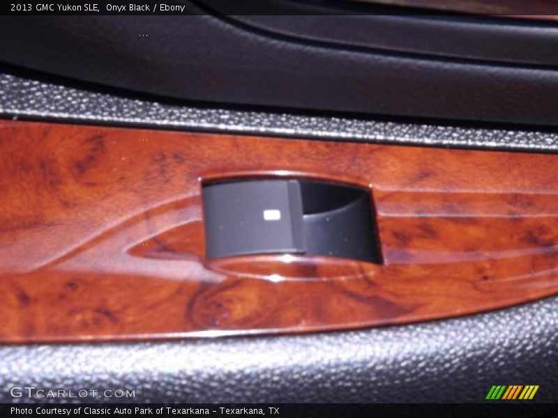 Onyx Black / Ebony 2013 GMC Yukon SLE