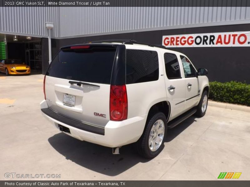 White Diamond Tricoat / Light Tan 2013 GMC Yukon SLT