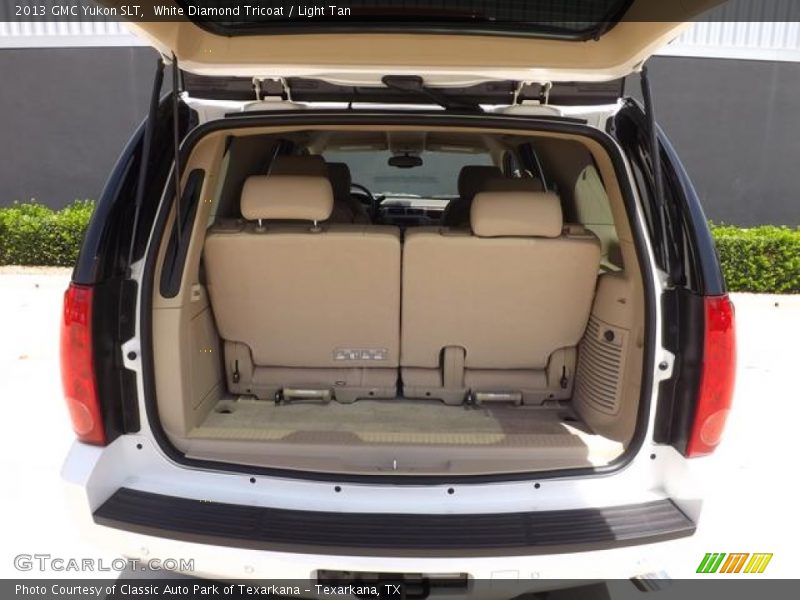White Diamond Tricoat / Light Tan 2013 GMC Yukon SLT