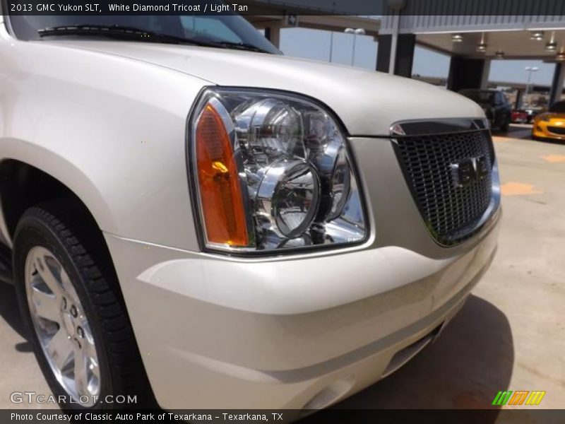 White Diamond Tricoat / Light Tan 2013 GMC Yukon SLT