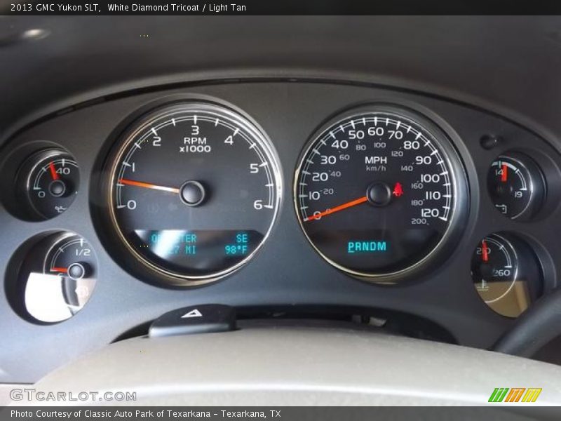 White Diamond Tricoat / Light Tan 2013 GMC Yukon SLT
