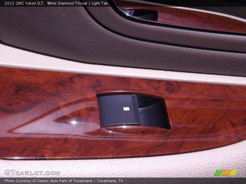 White Diamond Tricoat / Light Tan 2013 GMC Yukon SLT