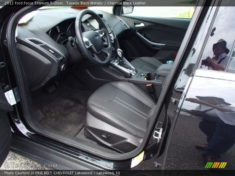 Tuxedo Black Metallic / Charcoal Black Leather 2012 Ford Focus Titanium 5-Door