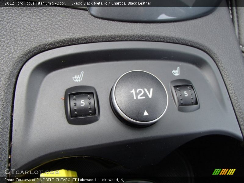 Tuxedo Black Metallic / Charcoal Black Leather 2012 Ford Focus Titanium 5-Door