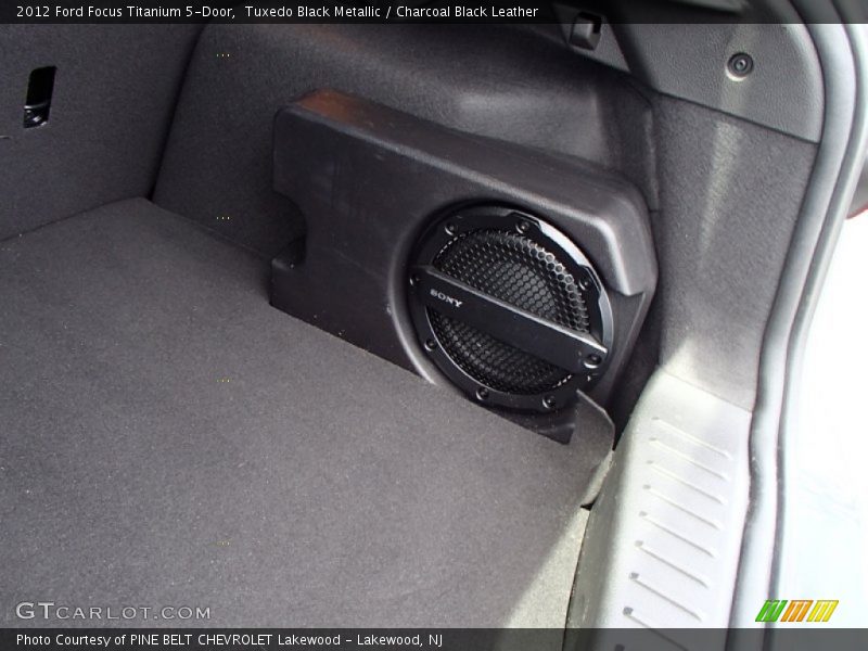 Tuxedo Black Metallic / Charcoal Black Leather 2012 Ford Focus Titanium 5-Door