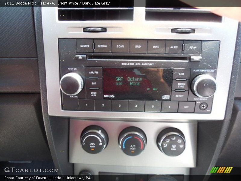 Bright White / Dark Slate Gray 2011 Dodge Nitro Heat 4x4